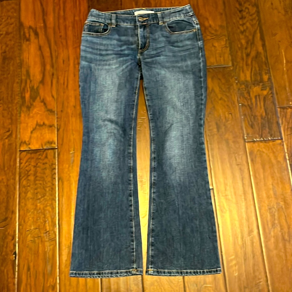 Chicos Platinum Denim short jeans; size OO short